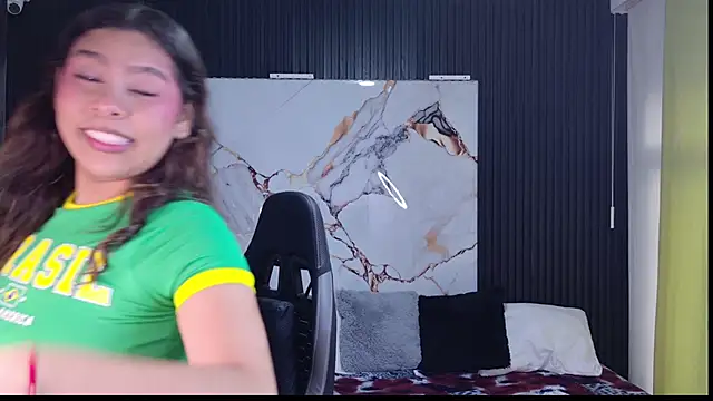 Sophie19   online show from 04/06/26, 11:55