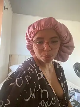 Lucy strong1 online show from 02/13/26, 07:43