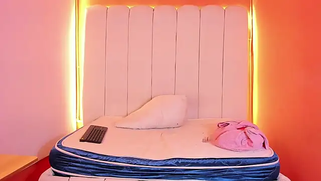 NaughtyVibes OS online show from 02/10/26, 01:48