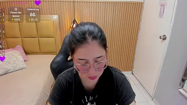 SAMANTHAFIORE1 online show from 02/18/26, 12:45