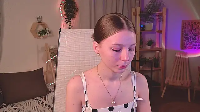 ElliFrankenweenie online show from 04/18/26, 06:06