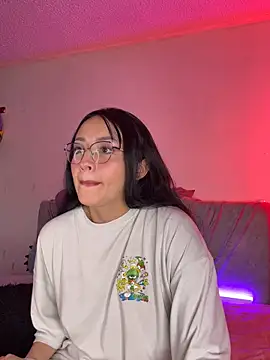  Mia kiss  online show from 03/28/26, 04:45