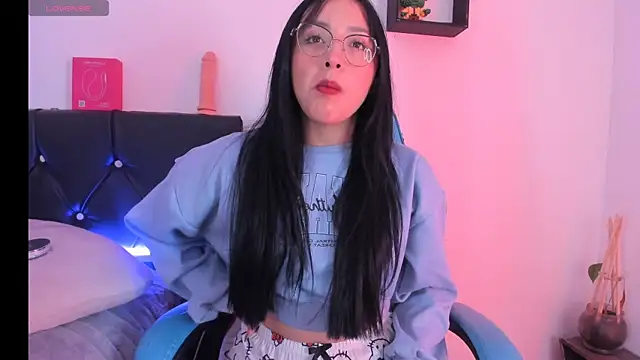  Mia kiss  online show from 04/07/26, 11:59