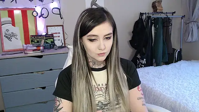 Rin Tozier online show from 04/19/26, 01:05