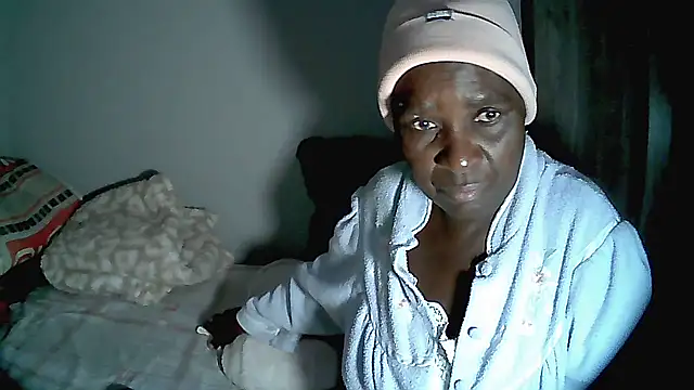 NaughtygrannieXX online show from 04/27/26, 04:10