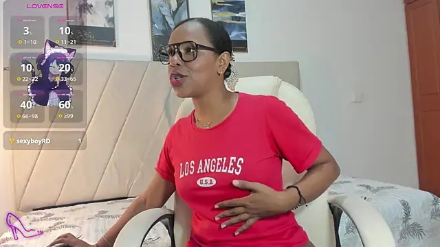 samaraa smith1 online show from 04/13/26, 12:21