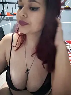 haffsa   online show from 04/21/26, 02:51