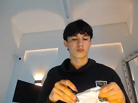 jullian ricci online show from 04/08/26, 08:53