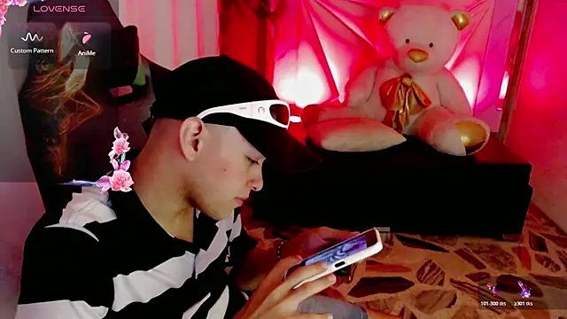 Top and bottom online show from 04/21/26, 02:51