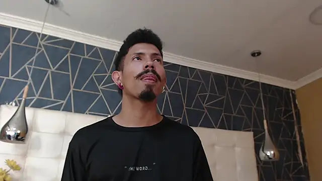 NoaahTylor online show from 02/11/26, 08:14