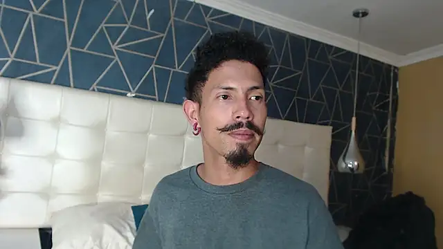 NoaahTylor online show from 02/12/26, 08:26