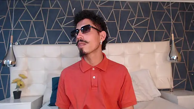 NoaahTylor online show from 02/16/26, 07:54