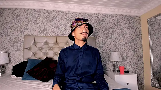 NoaahTylor online show from 04/01/26, 09:12