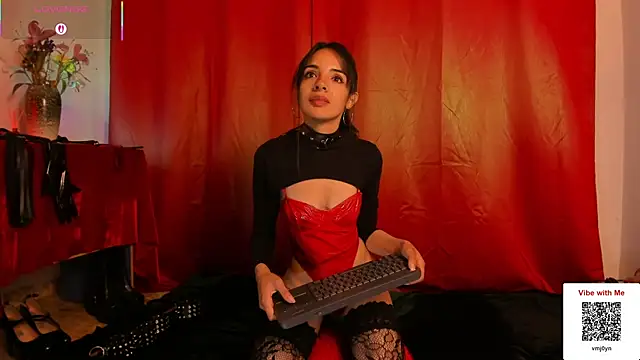 lilyruso online show from 04/27/26, 11:19