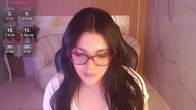 caroline 1s online show from 05/03/26, 03:45