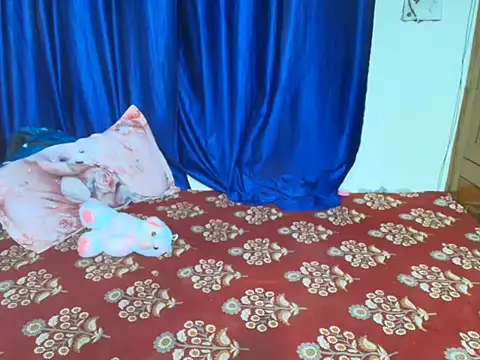 its-sarika01 online show from 04/17/26, 06:05