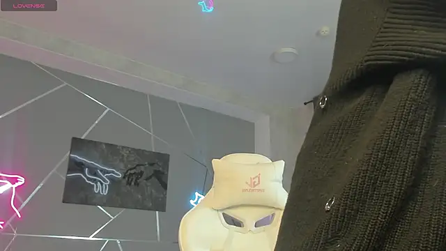 naomi reiss online show from 04/28/26, 01:37