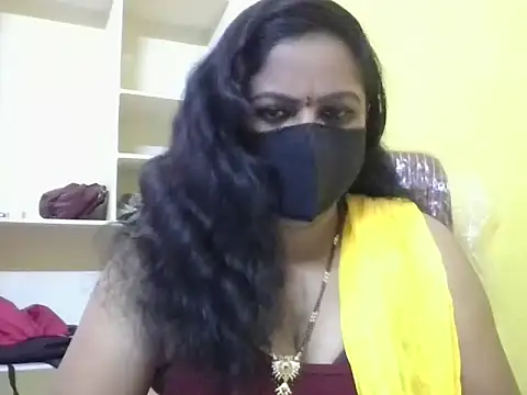 anu-reddyy online show from 04/23/26, 04:46