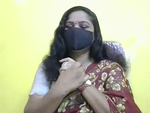 anu-reddyy online show from 04/25/26, 04:15