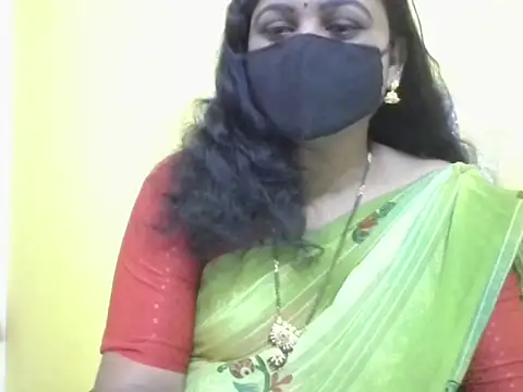 anu-reddyy online show from 04/29/26, 04:16