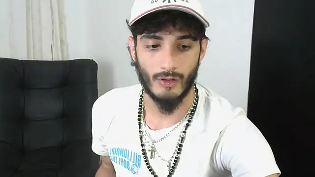 LovexJuxn8 online show from 02/13/26, 07:43