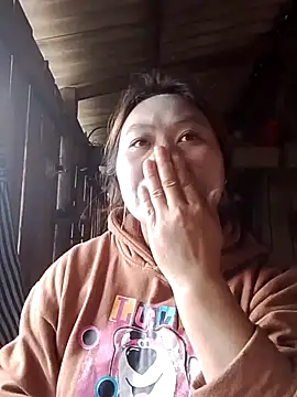 Snapshot of bany-lee chatting on 05/04/26, 01:56 bany-lee online show from 05/04/26, 01:56