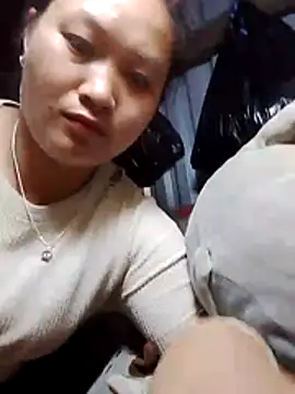 Snapshot of bany-lee chatting on 05/15/26, 01:40 bany-lee online show from 05/15/26, 01:40