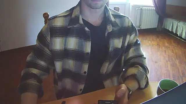 Snapshot of Marliten chatting on 05/27/26, 12:24 Marliten online show from 05/27/26, 12:24