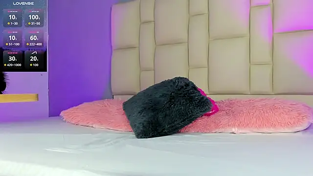 Snapshot of Zaphiro__Sky chatting on 03/04/26, 08:42 Zaphiro Sky online show from 03/04/26, 08:42