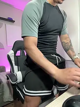  robertobaggioo online show from 02/24/26, 12:47