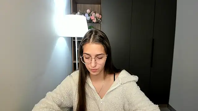 ClarineCasebolt online show from 02/15/26, 05:26