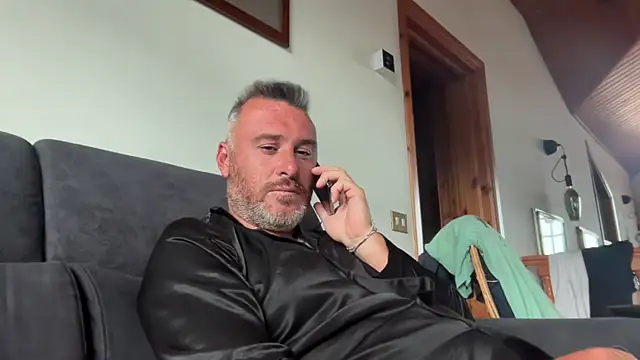 Snapshot of marcovik1 chatting on 05/19/26, 05:41 marcovik1 online show from 05/19/26, 05:41