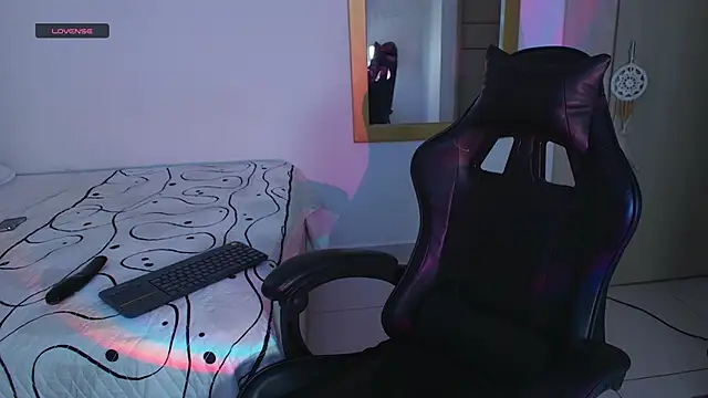 tana luux online show from 03/10/26, 08:14