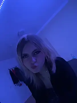 Milli-Kiss online show from 02/16/26, 09:11