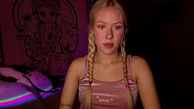 pureeangel online show from 02/18/26, 06:48