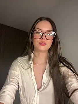 Snapshot of alyabelova chatting on 08/04/26, 01:53 alyabelova online show from 08/04/26, 01:53
