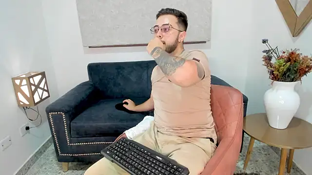 Snapshot of ethan_grace chatting on 02/12/26, 07:42 ethan grace online show from 02/12/26, 07:42