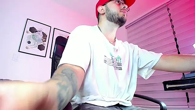 Snapshot of ethan_grace chatting on 02/14/26, 12:13 ethan grace online show from 02/14/26, 12:13