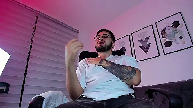 Snapshot of ethan_grace chatting on 02/17/26, 12:12 ethan grace online show from 02/17/26, 12:12