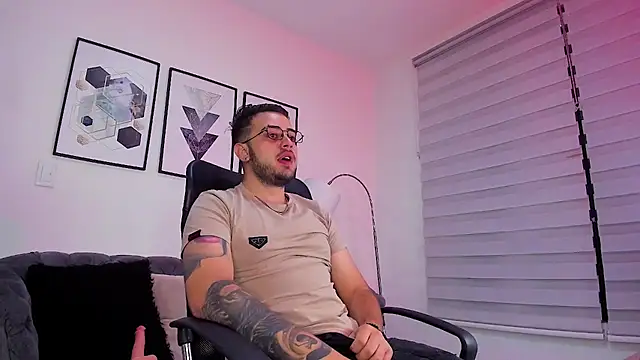 Snapshot of ethan_grace chatting on 03/04/26, 12:00 ethan grace online show from 03/04/26, 12:00