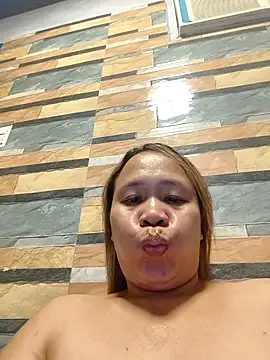 squirtshantal online show from 04/18/26, 10:19