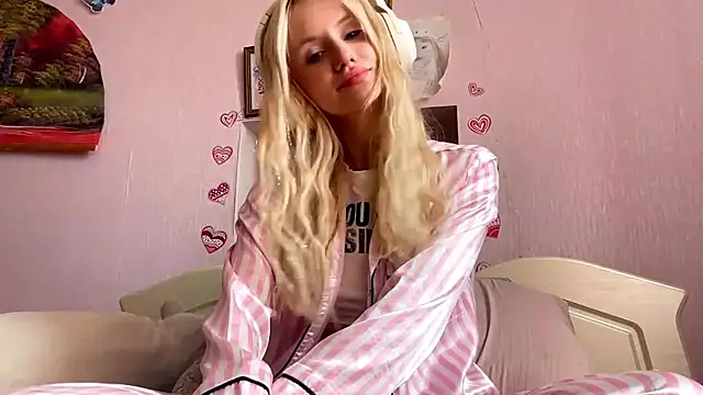 MelissaZaria online show from 06/19/26, 07:34