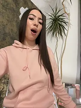 I amSis online show from 04/06/26, 01:56