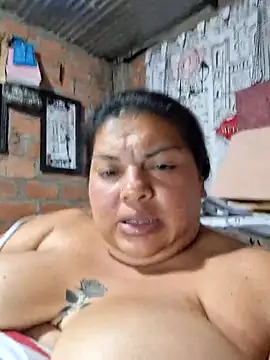 Juli Powl online show from 04/05/26, 01:25