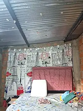 Juli Powl online show from 04/18/26, 11:14