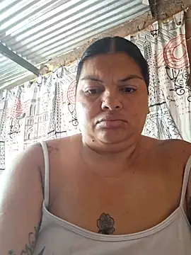 Snapshot of Juli_Powl chatting on 06/15/26, 12:29 Juli Powl online show from 06/15/26, 12:29