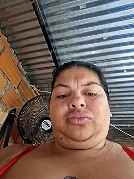 Snapshot of Juli_Powl chatting on 06/18/26, 01:04 Juli Powl online show from 06/18/26, 01:04