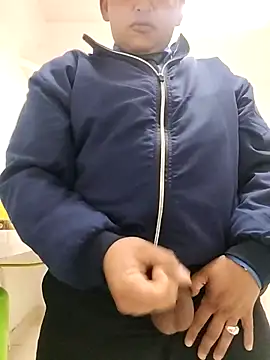 Hachi28 online show from 04/21/26, 02:04