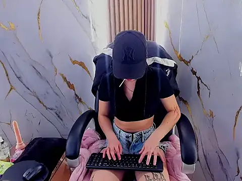 Snapshot of ElaSalvatorehh chatting on 02/25/26, 05:55 ElaSalvatorehh online show from 02/25/26, 05:55