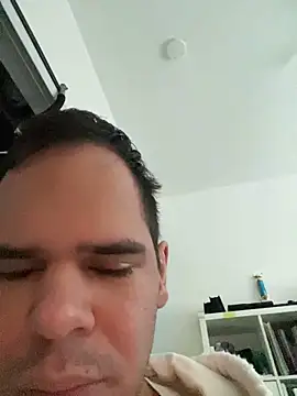 awesomemilkss online show from 04/18/26, 11:38